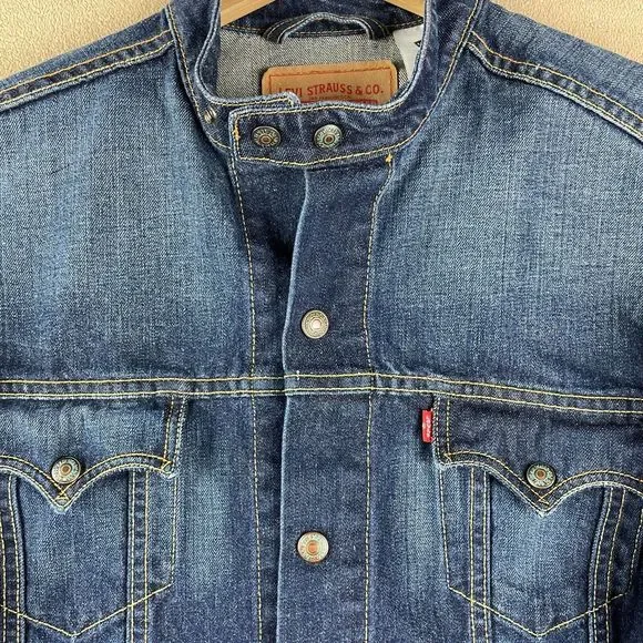 Levis Jacket Mens Extra Large Easy Rider Denim Medium Wash Trucker XL Biker Logo - Picture 3 of 16